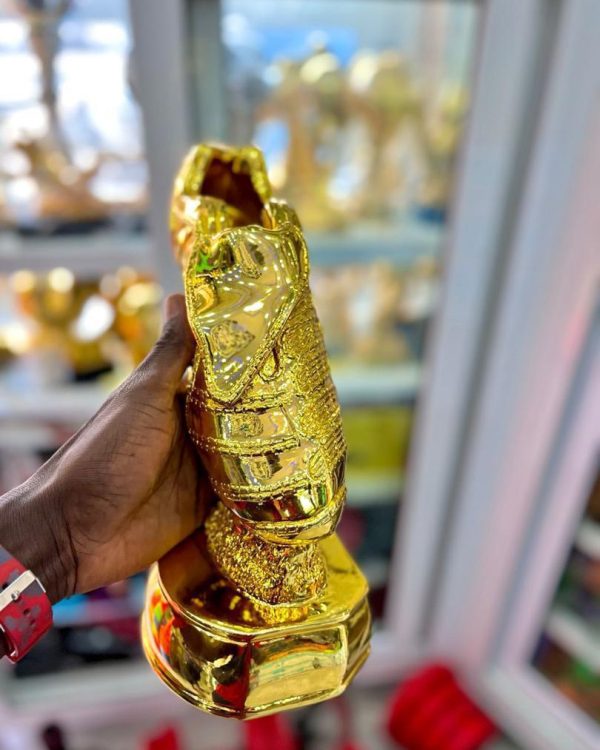 trophée soulier d’or football récompense meilleur buteur sénégal