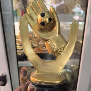 trophée gant d'or "lauriers de la victoire" récompense gardien de but dakar / sénégal
