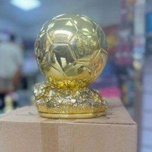 trophée ballon d’or prestige récompense meilleur joueur sénégal
